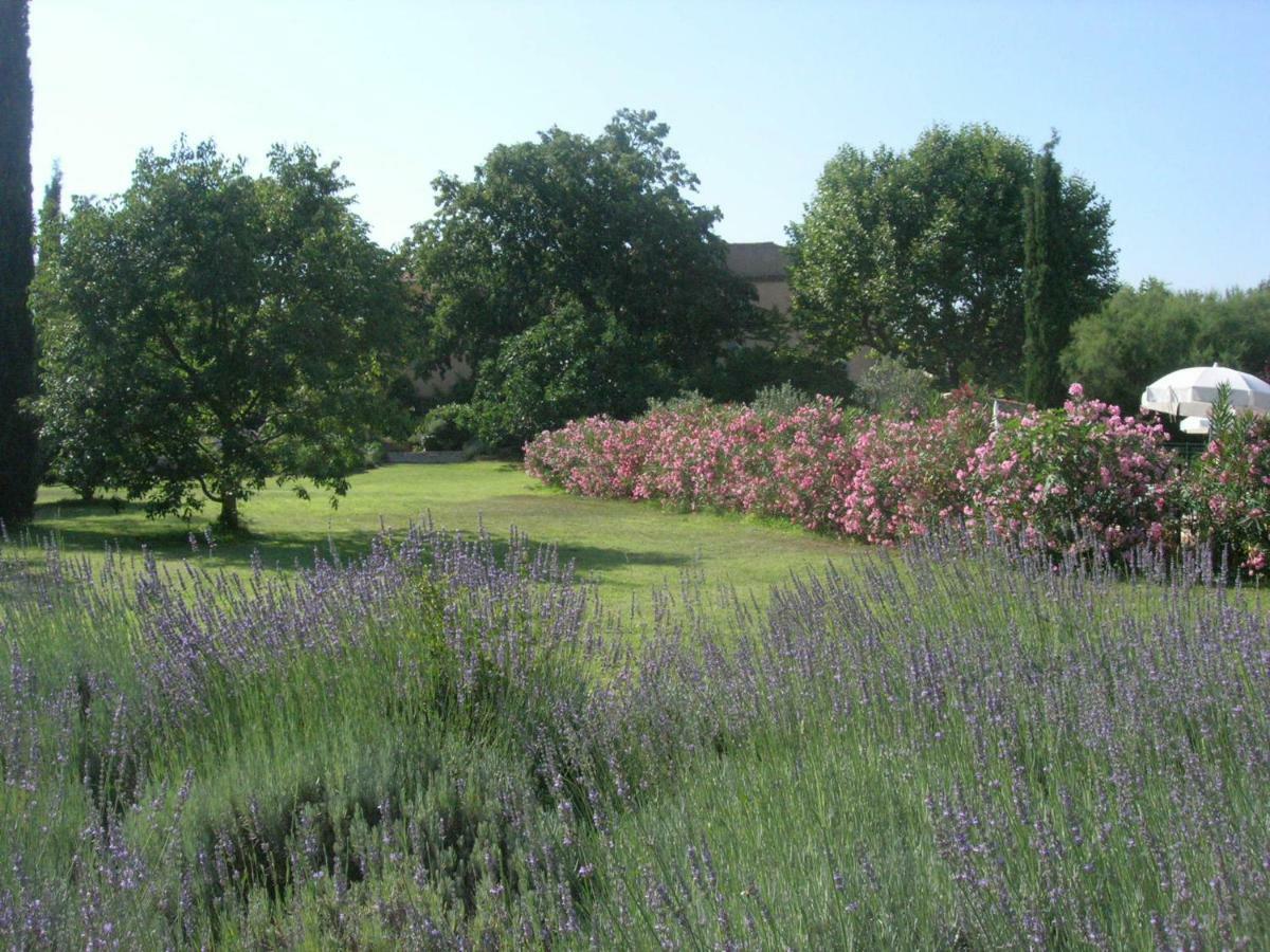Le Clos Des Freres Gris Bed & Breakfast Aix-en-Provence Exterior photo