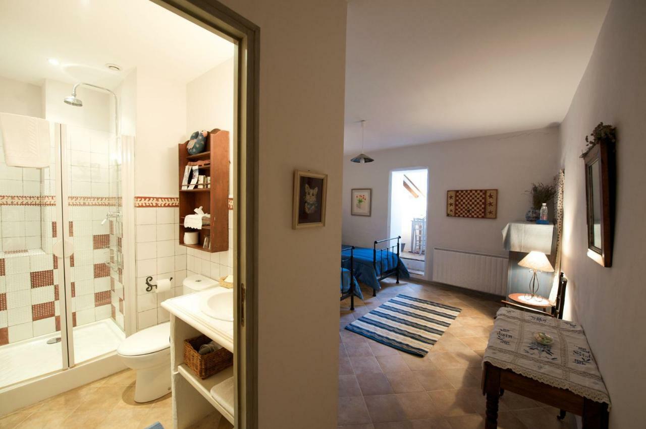 Le Clos Des Freres Gris Bed & Breakfast Aix-en-Provence Exterior photo